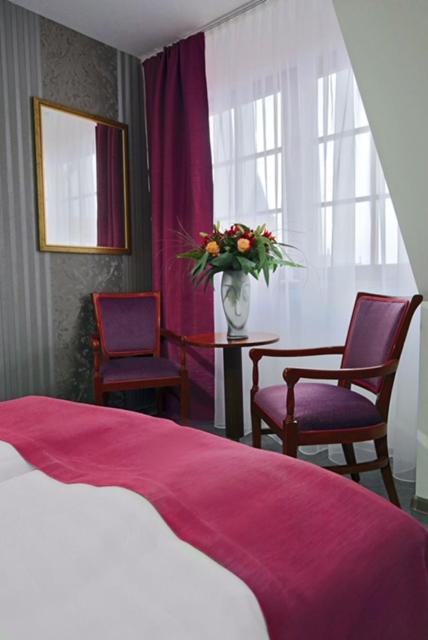 Hotel Am Markt Oebisfelde Bagian luar foto