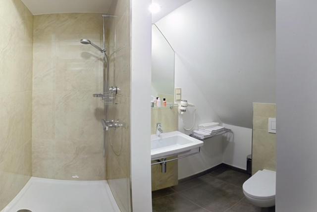 Hotel Am Markt Oebisfelde Bagian luar foto