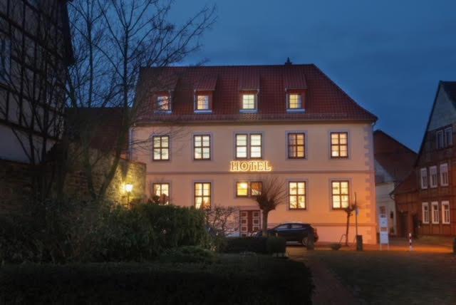 Hotel Am Markt Oebisfelde Bagian luar foto